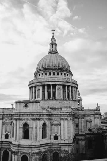 st-pauls-black-and-white.jpg